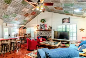 Private Cabin with a Hot Tub - Image 2