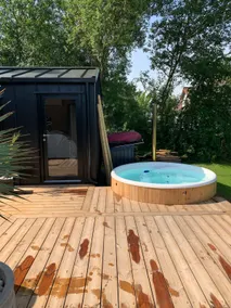 Stylish and modern new cottage with a wild swimming area - Image 4
