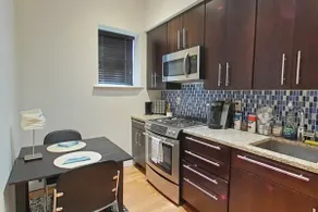 Boutique Studio in Dupont with Washer/Dryer - Image 4
