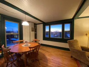 Downtown Writer's Loft - 1 Bedroom - Image 2