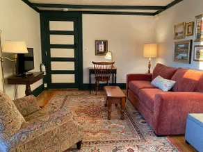 Downtown Writer's Loft - 1 Bedroom - Image 5