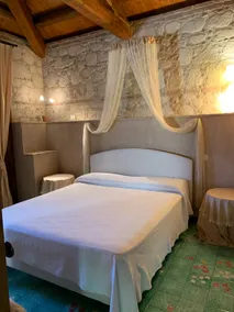 Independent suite in an ancient 17th-century village - Image 4
