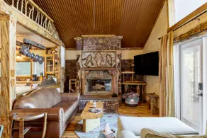 Farmhouse Cabin * Secluded 2.5 acres * Pet Friendly - Image 4