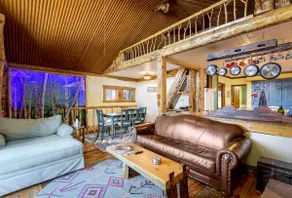Farmhouse Cabin * Secluded 2.5 acres * Pet Friendly - Image 2
