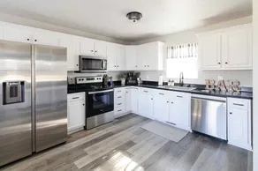 Modern Geneva Home | Full kitchen | Near Wineries - Image 2