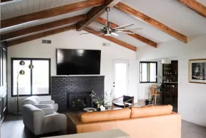 Stunning Mid-Century 5-Bed Home with Pool/Hot Tub - Image 2