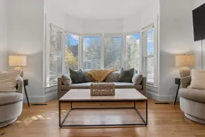 Tasteful 5-BR Downtown Townhome 3-Min to Okemo - Image 3