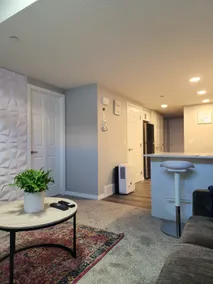 Beautiful & Cozy suite - 2 Bedroom - NW Calgary. - Image 5