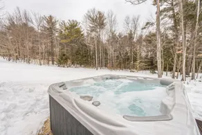 BigBear Lodge: Mt. Sunapee / Hot tub / Firepit - Image 4