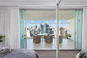 City Heights! 2Bed/1Bath/1Car/Views ~ CBD - Image 5