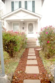 Ville’s Bourbon & Beyond | 3BD 2BA Stay, Sleeps 7 - Image 2