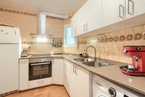Lg Apartments, Family Apartment 1 - Image 5