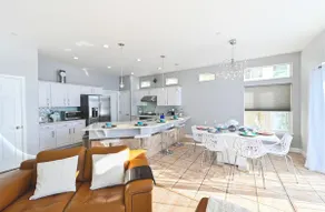 Picturesque Waterfront Modern Lake House - Image 4