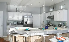 Picturesque Waterfront Modern Lake House - Image 5