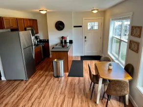 Pristine Condo, Close to Downtown, Beaches, GT Commons, and Restaurants - Image 4