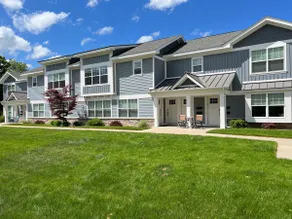 Pristine Condo, Close to Downtown, Beaches, GT Commons, and Restaurants - Image 2