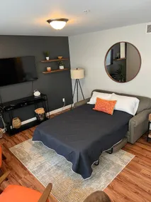Pristine Condo, Close to Downtown, Beaches, GT Commons, and Restaurants - Image 5