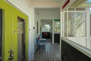Spacious Downtown Loft C | 2BR 2BA | 4 Min to UF - Image 3