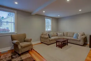Calla Lily Farmhouse - Image 3