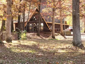Attractive & Cozy A-Frame in Country Setting. - Image 2