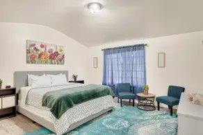 California King Bed | Fast Wi-Fi | 75” Smart TV - Image 4