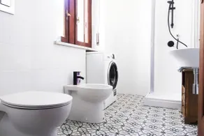 Piazza San Babila studio apartment - Image 4