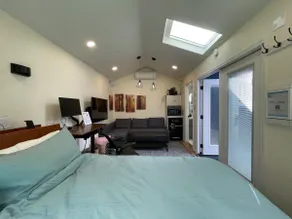Modern guest house in great location - Image 2