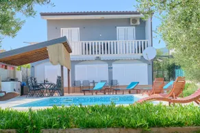 Villa Divulja Beachfront - 4 Bedroom Villa - Stunning Sea Views - Perfect for Families - Image 5