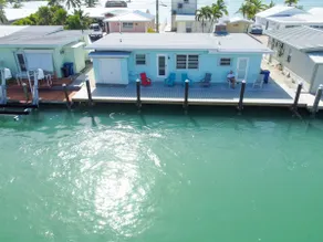 Oceanside waterfront 2/2 home with 55ft dock and paddle equipment - Image 2