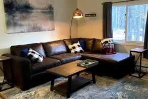 4 bedroom house with Hot Tub, close to skiing and Moose Pond - Image 3