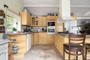 Nice villa with lake property and its own dock - Image 4