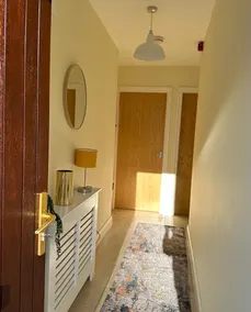 Town centre 2 bedroom 2 bath apartment - Image 5