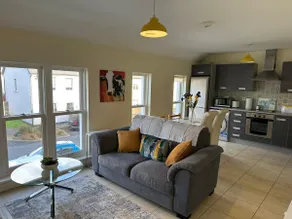 Town centre 2 bedroom 2 bath apartment - Image 3