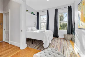 *Stylish 1BR Near Harvard & MIT | Walk to Inman Sq - Image 2