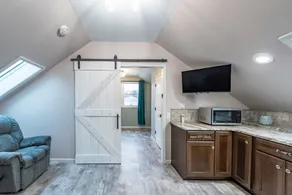 Private Executive Suite - Image 3