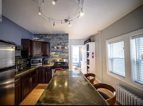 Downtown Getaway -3 Bedrooms - 3 Baths - Parking - BBQ - Image 3