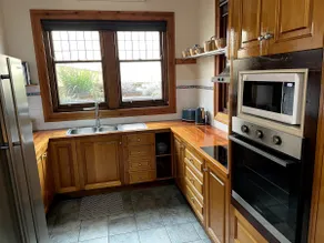 Heritage Coastal Cottage - Image 3