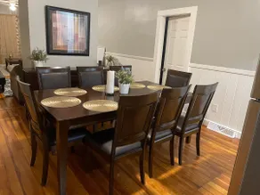 Modern 2BR Apartment Near City & Dining - Image 3