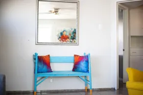 Cozy 3 Bedroom Home Featuring Free Parking - Image 2