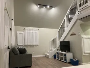 A cozy 2 bedroom cottage - Image 5