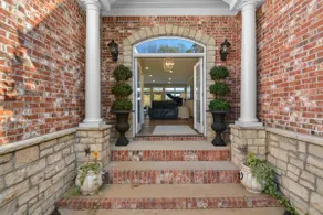 Luxury Pickwick Lake home with Million Dollar View - Image 3