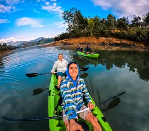 Lakefront Relaxation! Kayaks, Jacuzzi, BBQ. - Image 3