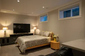 Charming suite minutes from the beach - Image 4