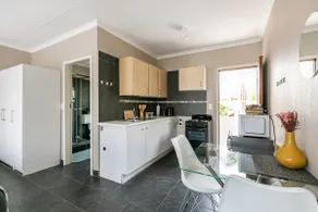 Cozy cottage, private entrance. - Image 2