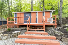 *NEW Lakeside Cabin Oasis: Sleeps 3|Lake Views - Image 5