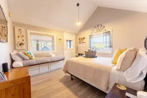 *NEW Lakeside Cabin Oasis: Sleeps 3|Lake Views - Image 3