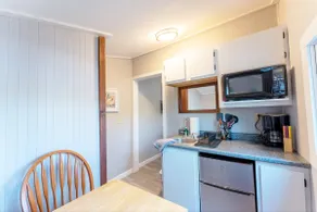 *NEW Lakeside Cabin Oasis: Sleeps 3|Lake Views - Image 4