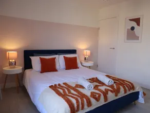 Sheffield 3-bedroom house with free street parking - Image 2