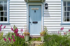 Stylish family retreat, Rye, coast, sleeps 8 - Image 2