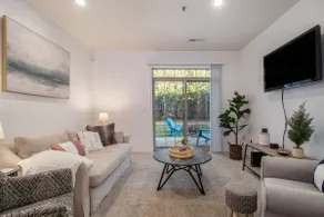 ND Events or Business Short Stay Modern Condo - Image 2